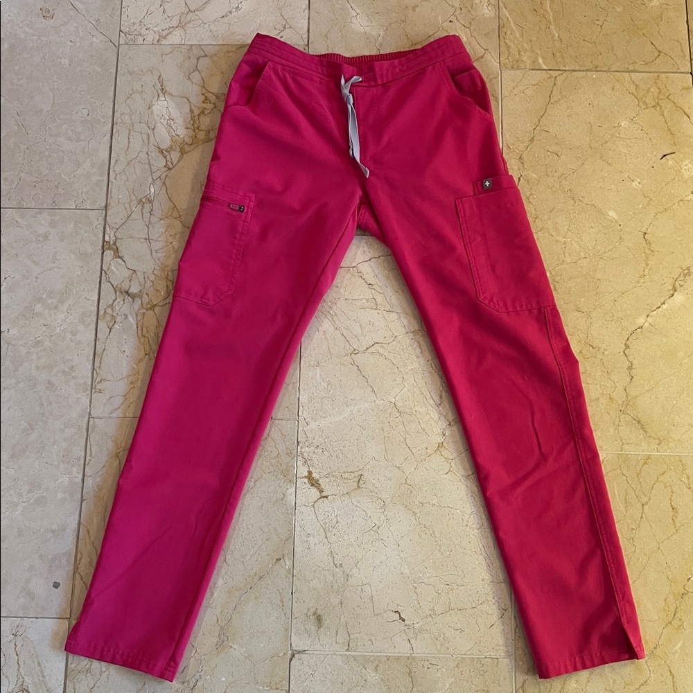 Figs Women's Scrub Set in limited edition color Shocking Pink - Picture 8 of 8